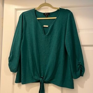BCX Women's green top, size Xl, V neck, tie front, gently used